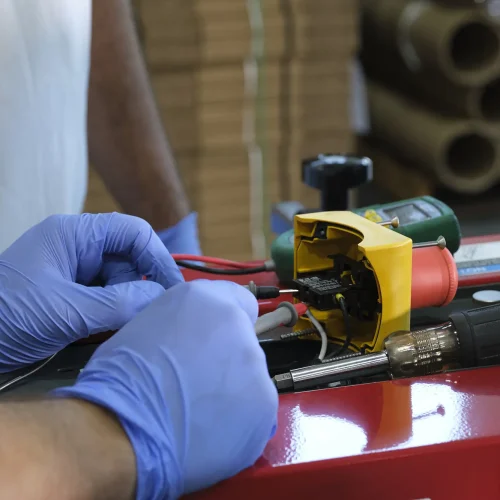 Close-up-hands-on-machine